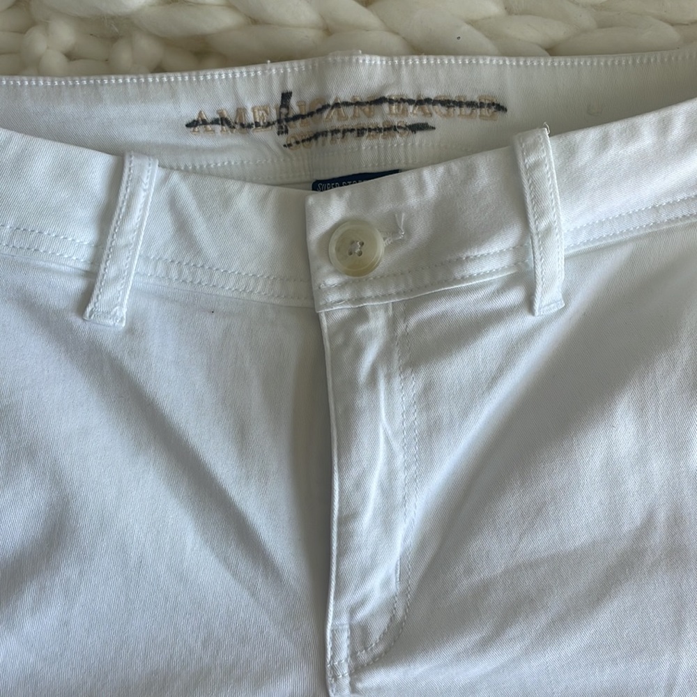 American Eagle white shorts stretching size 8 - Picture 2 of 7